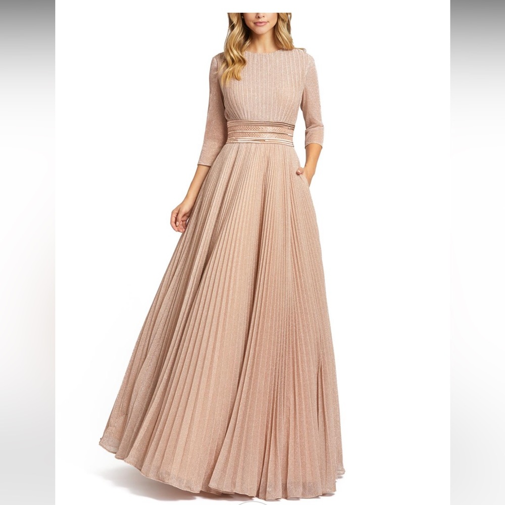 Mac duggal SHIMMERING PLEATED A-LINE 3/4 SLEEVE GOWN